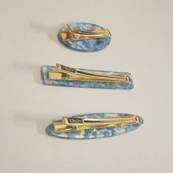 🎉SALE 3 SETS FOR $15 🎉 Hair clips - Picture 3 of 3